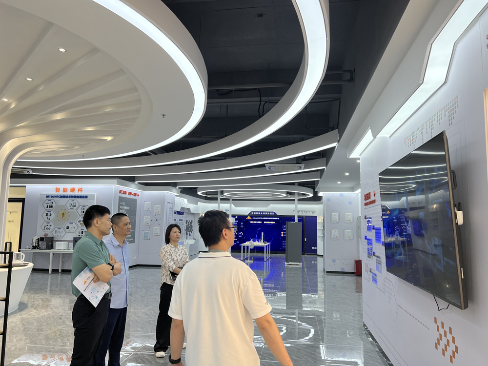  民建中山市委會副主委蔡先全蒞臨眾能物聯考察調研